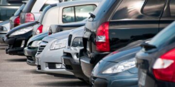 Si te pillan aparcando en dirección contraria