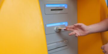 Adiós a los ahorros: este simple gesto en el cajero automático