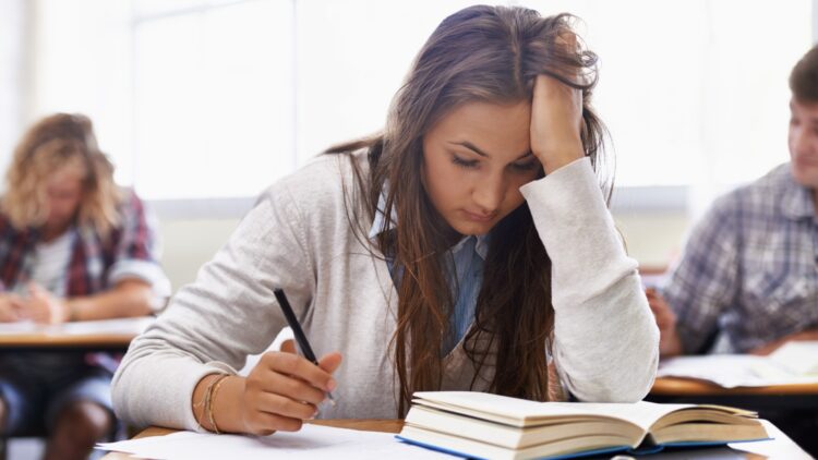 Confirmado: estas son las carreras universitarias que aseguran unos sueldos más altos en España 1 Las carreras universitarias que aseguran unos sueldos más altos