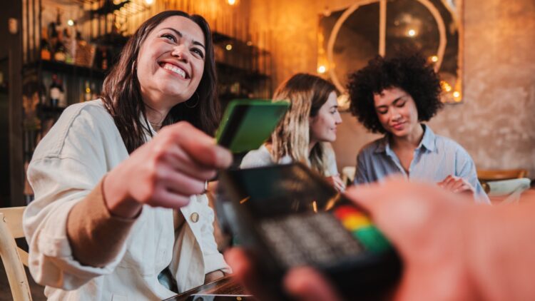 "No se divide la cuenta": cada vez más bares y restaurantes cuelgan este cartel... y detrás hay un motivo 1 "No se divide la cuenta": cada vez más bares y restaurantes