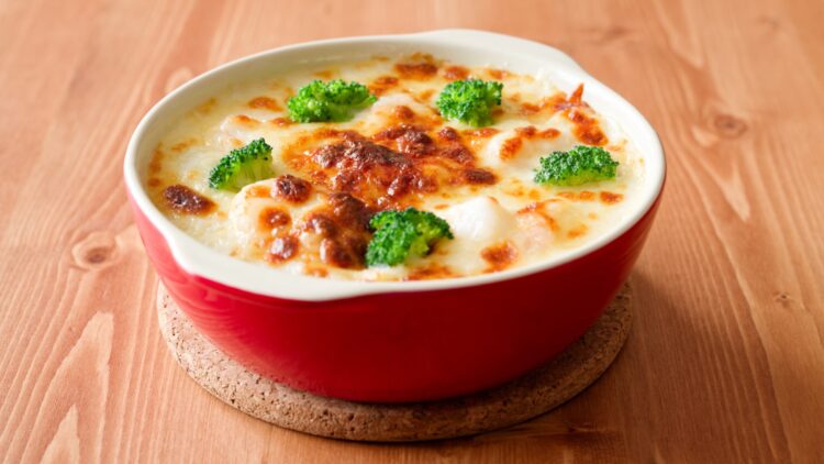 Ni horno complicado ni ingredientes raros: estos huevos gratinados se preparan en 15 minutos y saben a gloria 1 Estos huevos gratinados se preparan en 15 minutos