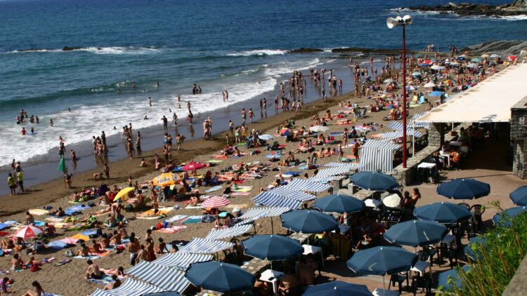 Lidl arrasa a la competencia: este kit de playa cuesta menos de 10 euros y hará tu verano más cómodo 1 Lidl arrasa a la competencia: este kit de playa