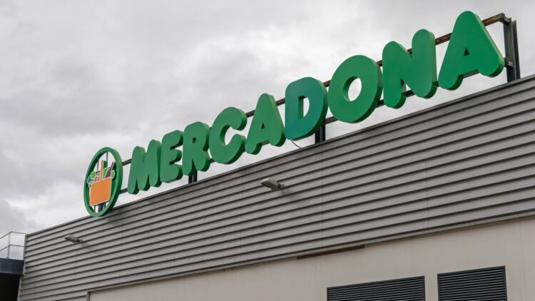 Mercadona lo vuelve a hacer: este plato preparado con pollo está arrasando por solo 2,50€ 1 Mercadona lo vuelve a hacer: este plato preparado