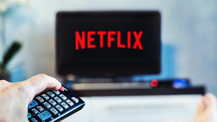 Nuevo viral en Netflix: su nueva comedia cuenta el día en el que millones de personas se reunieron... para cazar aliens 1 Nuevo viral en Netflix: su nueva comedia cuenta el día