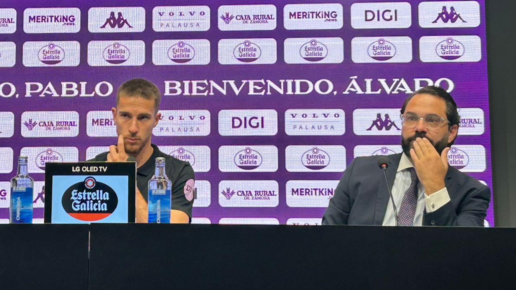 Víctor Orta: "Este club tiene un poder atracción muy grande" 2 Víctor Orta, junto a Pablo Tomeo, en la presentación del jugador