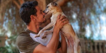 Si tu perro te chupa, no es porque te quiera mucho