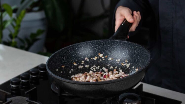 "No se puede cocinar...": esto es lo que Ferran Adrià no tolera en un sofrito y tú también deberías evitarlo 1 Esto es lo que Ferran Adrià no tolera en un sofrito