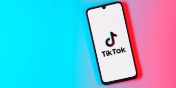 Ni Instagram ni TikTok: así se ha hecho viral esta zapatería