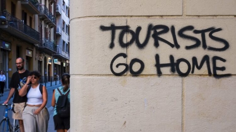 Adiós a Benidorm: los turistas británicos ya tienen nuevo destino tras el "Tourist Go Home" en España 1 Ya tienen nuevo destino tras el "Tourist Go Home"