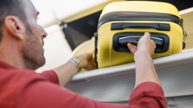 Ni equipaje gratis ni segunda bolsa: esto es lo que te costará llevar maleta en vuelos low cost este verano 1 Esto es lo que te costará llevar maleta en vuelos low cost