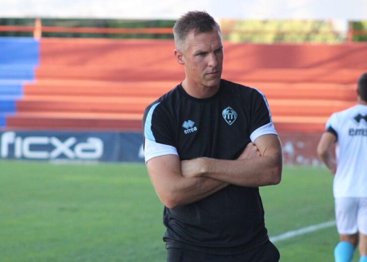 Johan Plat, ¿quién es el entrenador del Castellón? 4 Johan Plat