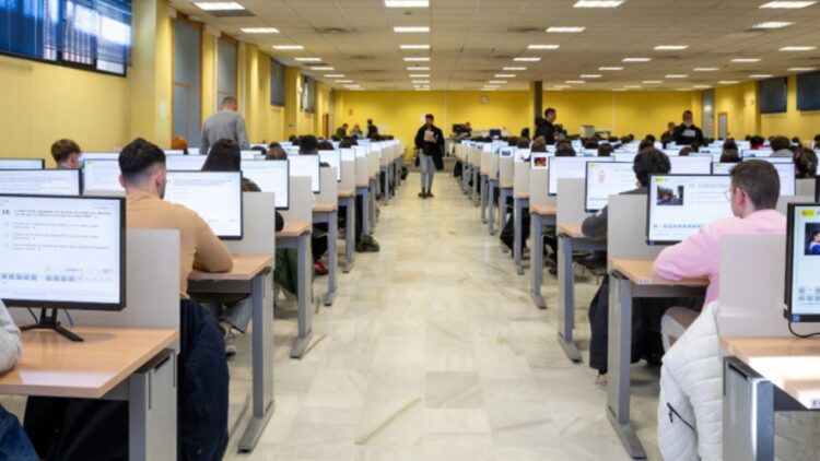 Adiós al examen de conducir tal y como lo conoces: esto es lo que prepara la DGT y así te afecta 1 Adiós al examen de conducir tal y como lo conoces: esto es lo que prepara la DGT y así te afecta