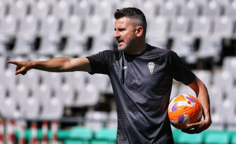 Iván Ania con las riendas del Córdoba CF 1 Iván Ania