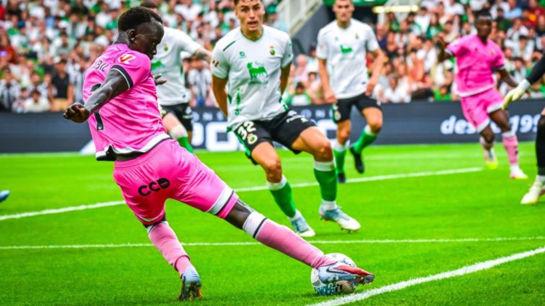 Mabil y Camara, memorias de África y pólvora en Castalia 2 Awer Mabil ante el Racing