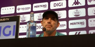 Guillermo Almada en rueda de prensa