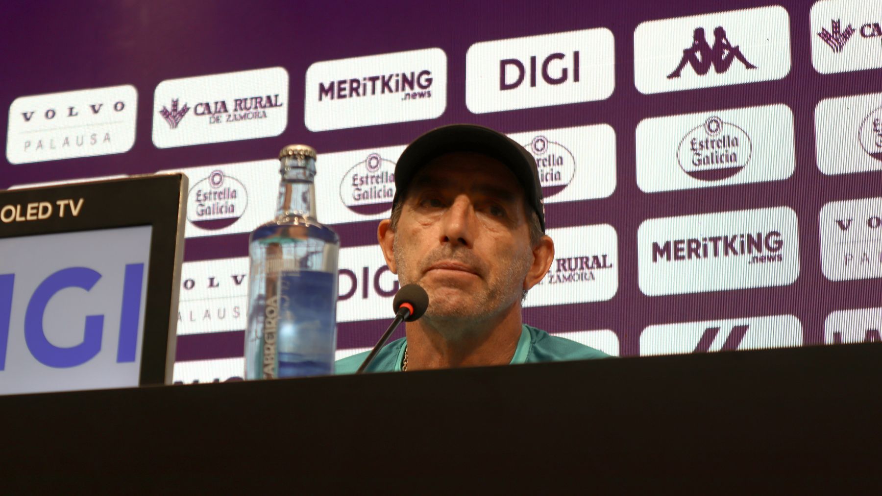 Guillermo Almada en rueda de prensa