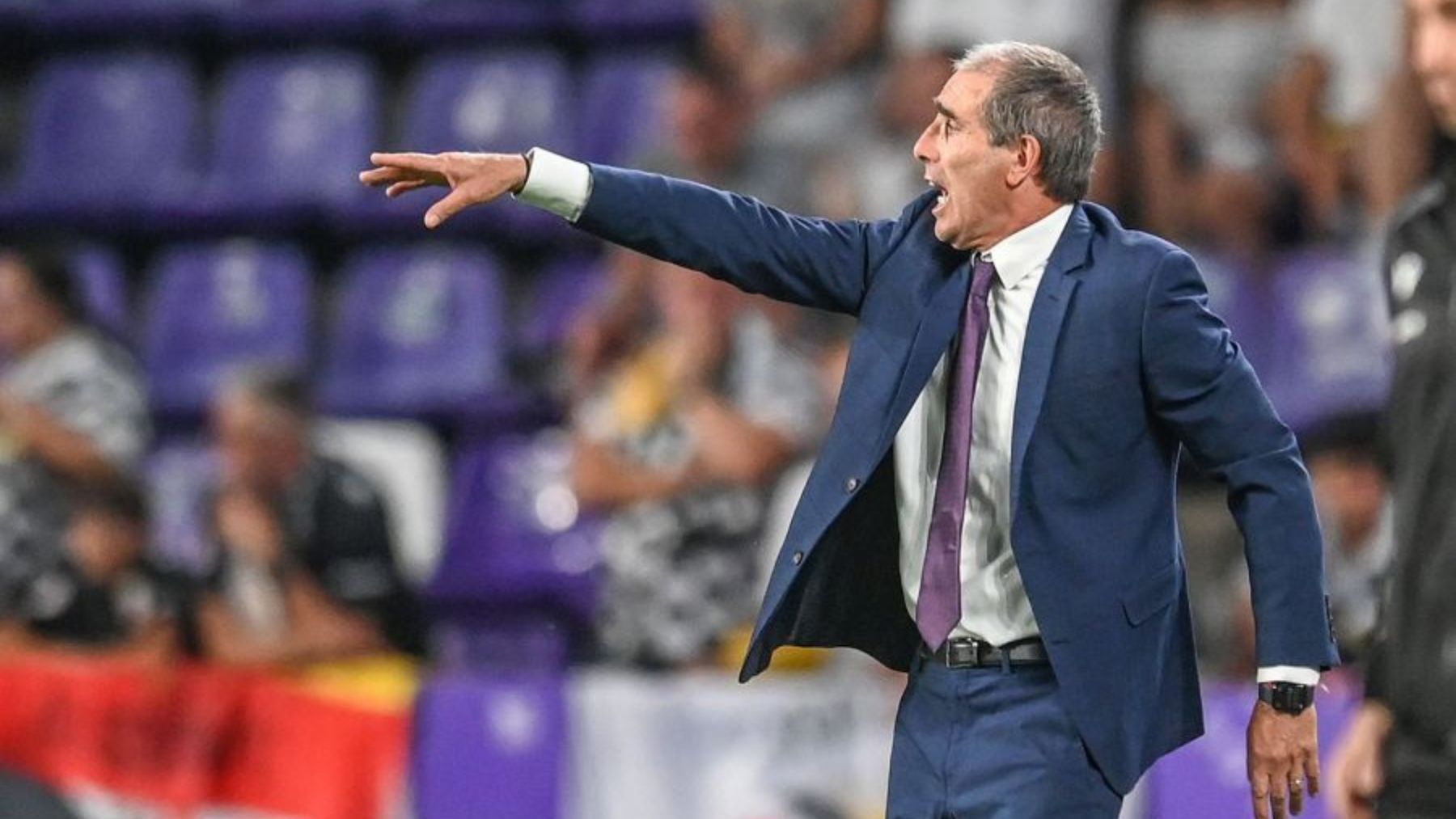 Guillermo Almada da instrucciones contra el Ceuta