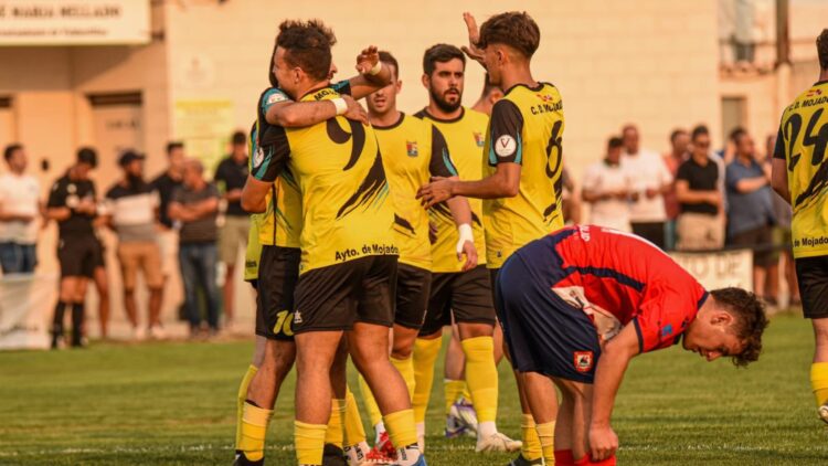 El Mojados, primer semifinalista del Trofeo Diputación 1 El Mojados celebra un gol en el Trofeo Diputación