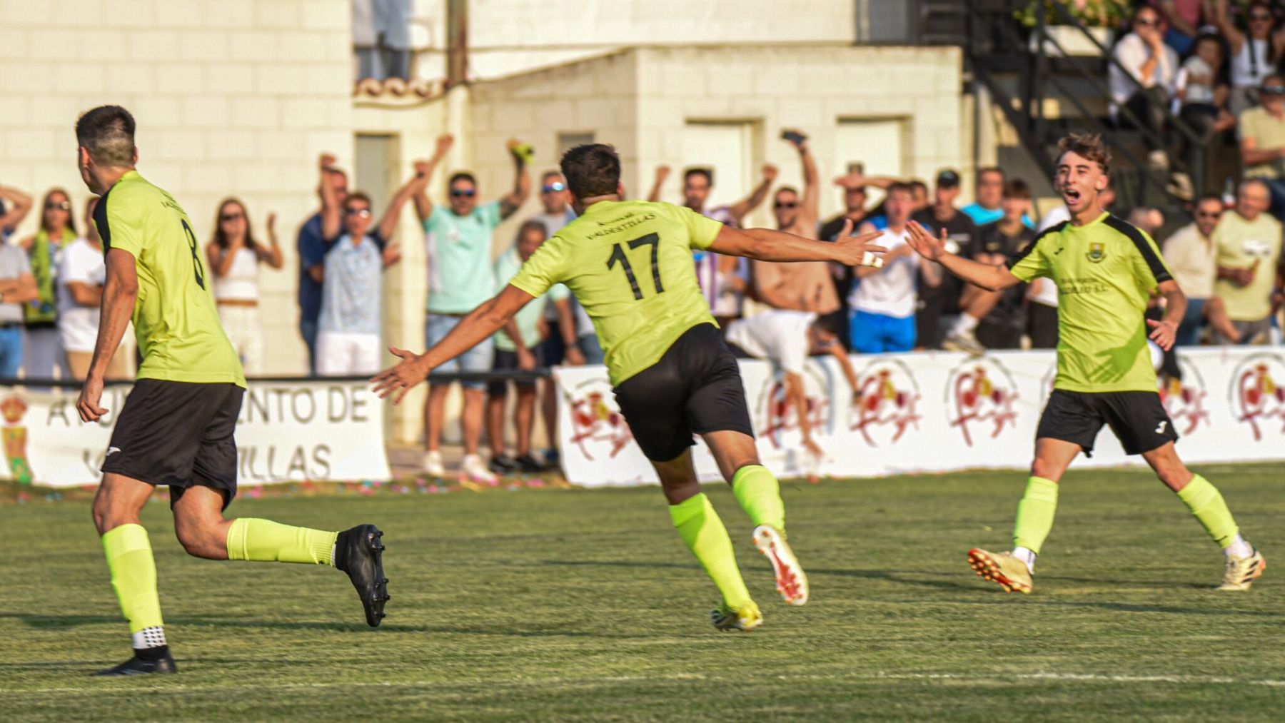 El Laguna pasa a penaltis ante el anfitrión 2 El Racing Valdestillas celebra su gol en el Trofeo Diputación