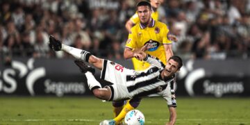 Pablo Tomeo ante el Castellón