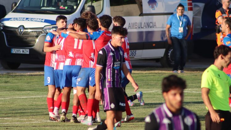 Nuevo Torde, mismos objetivos 1 El Tordesillas celebra el gol de Abel Conejo ante el Real Valladolid Promesas