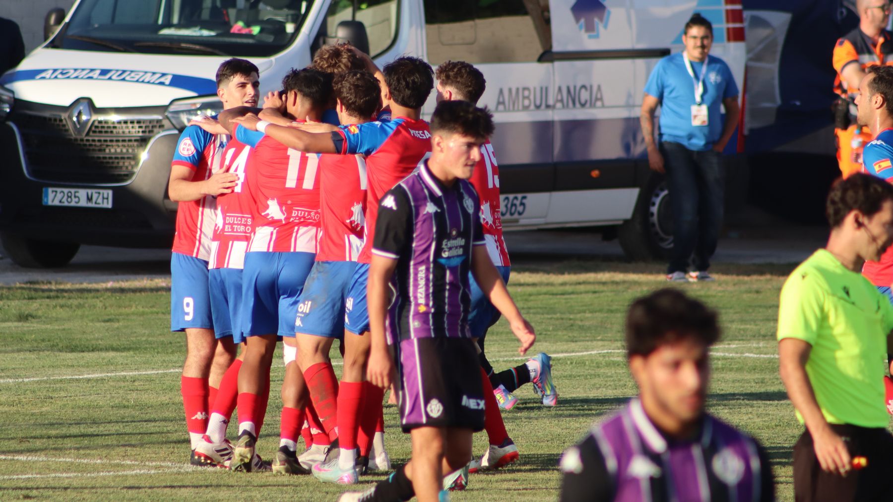 El Atlético Tordesillas se alza con el Trofeo Diputación por tercer año consecutivo 3 El Tordesillas celebra el gol de Abel Conejo ante el Real Valladolid Promesas