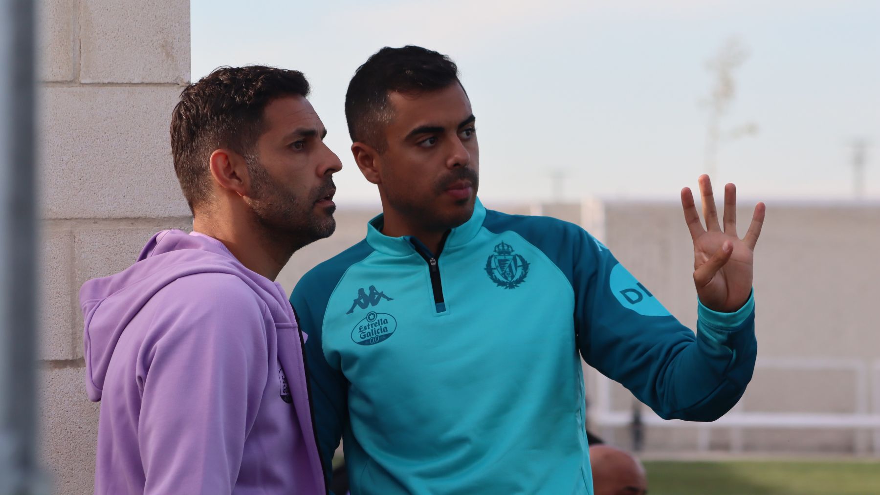 Javi Baraja, ante el reto de madurar rápido a su Promesas 4 Javi Baraja e Iván Briones