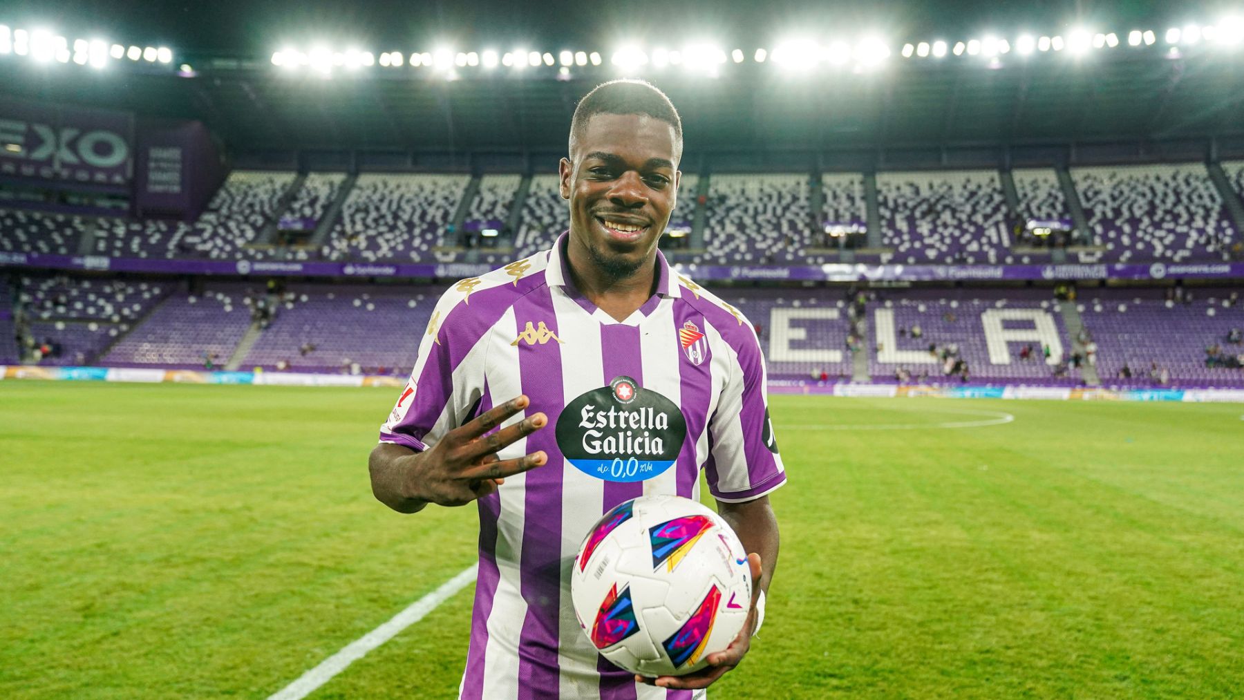 Cédric, de héroe en el Ciudad de Valladolid a desterrado 2 Iván Cédric