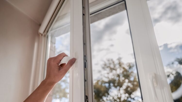 Confirmado por expertos: cierra ventanas y persianas a partir de esta hora si no quieres asarte de calor en casa 1 A partir de esta hora si no quieres asarte de calor en casa