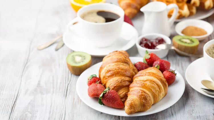 ¿Desayuno dulce o salado? Expertos en nutrición desvelan cuál es más sano de los dos 1 ¿Desayuno dulce o salado?