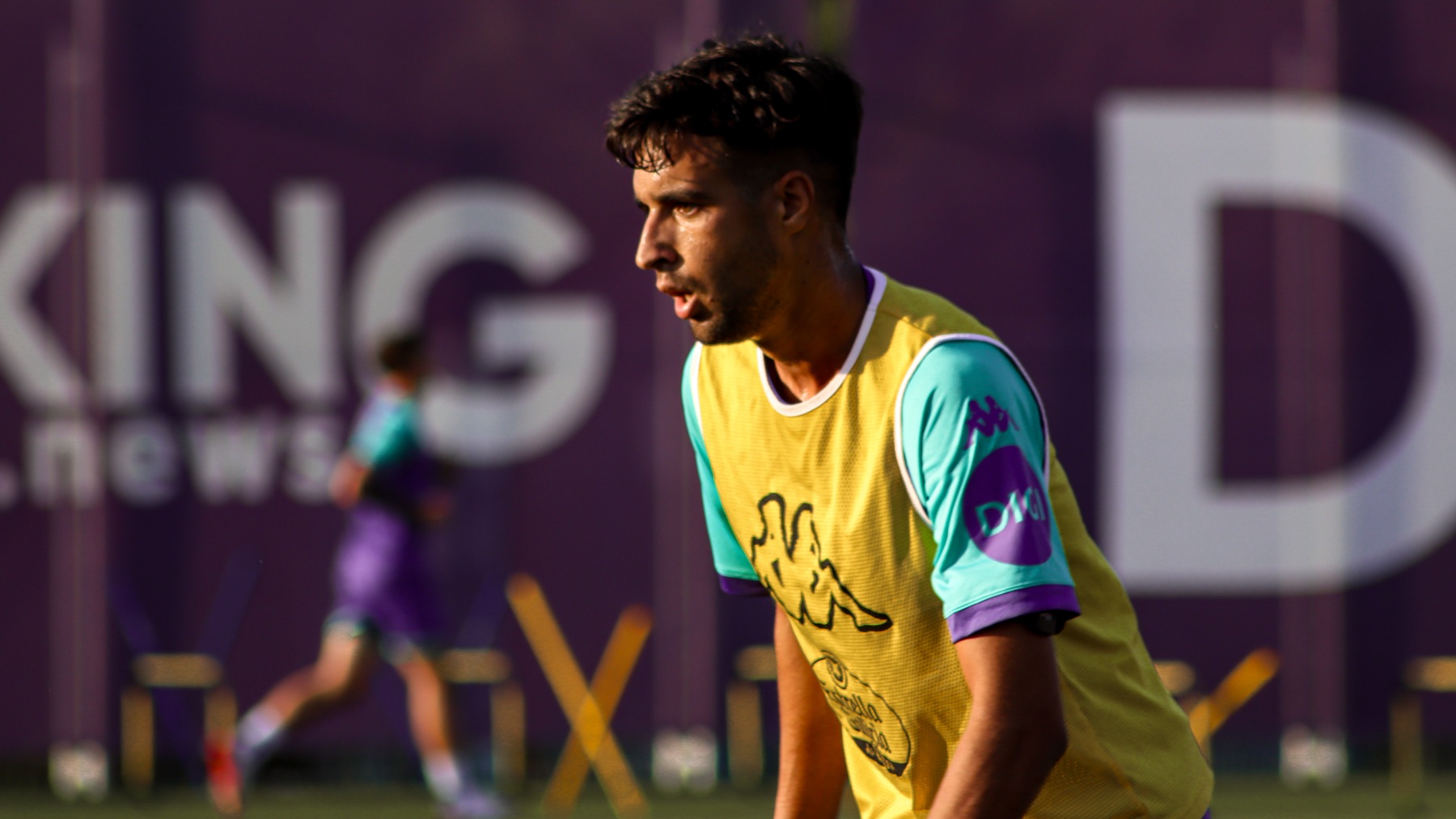 Así fue el mercado veraniego del Real Valladolid 2 Jaouab