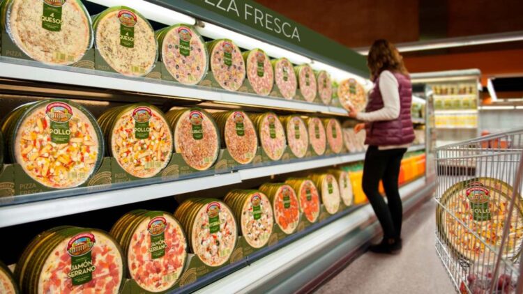 Mercadona lo vuelve a hacer: esta pizza sabe a alta cocina, cuesta menos de 3 euros y es su nuevo éxito viral 1 Esta pizza de Mercadona sabe a alta cocina, cuesta menos de 3 euros y es su nuevo éxito viral