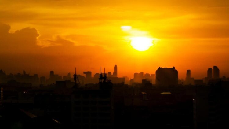 Qué son las noches tropicales y por qué nos cuesta dormir en ellas: los expertos resuelven las dudas 1 Qué son las noches tropicales y por qué nos cuesta dormir en ellas: los expertos resuelven las dudas