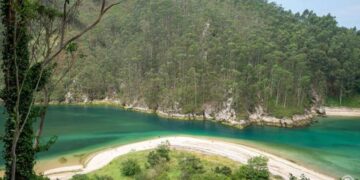 Ni Comillas ni Suances: cada vez más turistas optan por este municipio