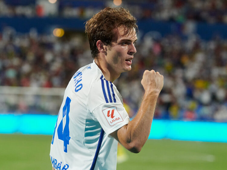 A seguir en el Real Zaragoza: Francho Serrano 1 Francho Serrano