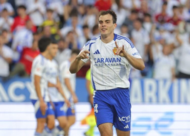 A seguir en el Real Zaragoza: Francho Serrano 2 Francho Serrano