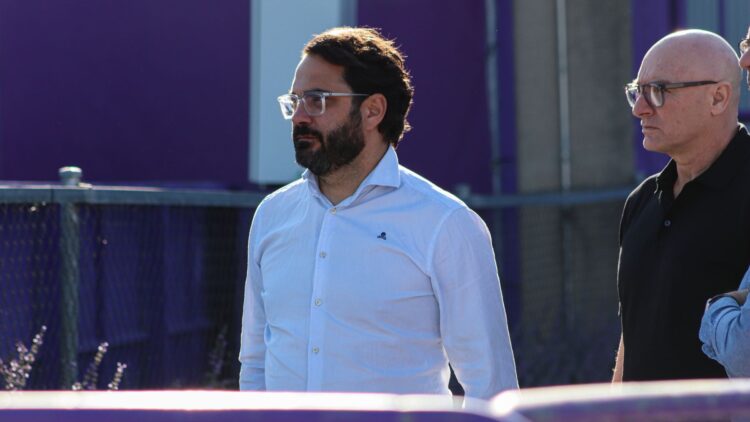 El Real Valladolid se guarda una ficha de filial para el final de mercado 1 Víctor Orta en un entrenamiento del Real Valladolid