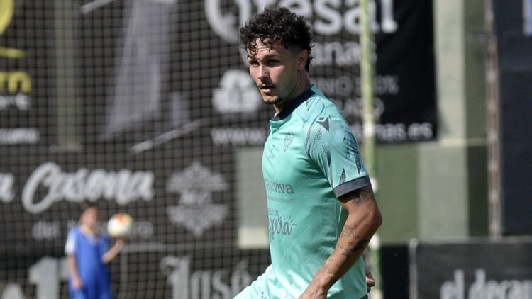 Iker Pérez regresa a Los Anexos con otros colores 1 Iker Pérez