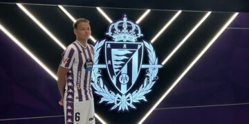 Lachuer, en su presentación con el Real Valladolid
