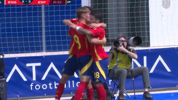 Arnu golea con España 1 Arnu, España