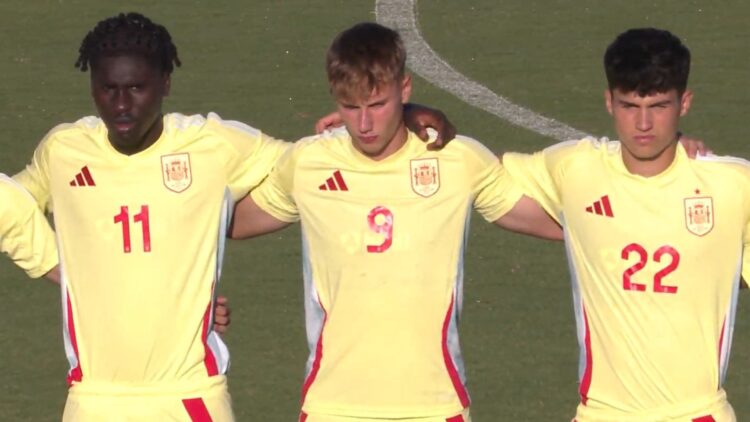 Arnu, titular y con ocasiones con la sub-19 1 Arnu, España