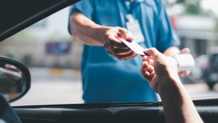 Confirmado por expertos: este sencillo gesto evitará que te dejen sin ahorros después de tu visita al cajero 1 Evitará que te dejen sin ahorros después de tu visita al cajero