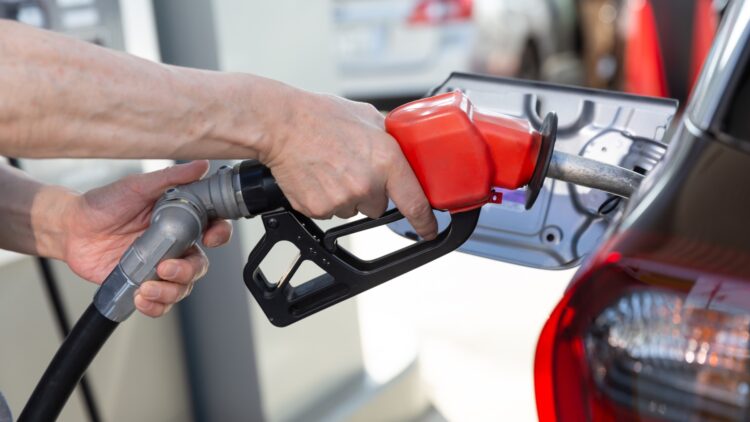 Confirmado por la DGT: siguiendo estos 5 consejos podrás ahorrar hasta 500 euros al año repostando 1 Confirmado por la DGT: siguiendo estos 5 consejos