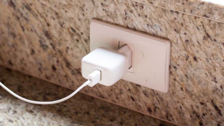 Confirmado por expertos: estos 'electrodomésticos vampiro' están engordando tu factura de la luz sin que te des cuenta 1 Estos 'electrodomésticos vampiro' están engordando tu factura