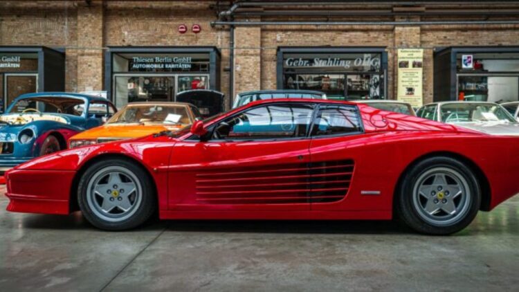 Ni averiado ni accidentado: un Ferrari pasa 10 años aparcado en el mismo sitio por este sorprendente motivo 1 Un Ferrari pasa 10 años aparcado en el mismo sitio