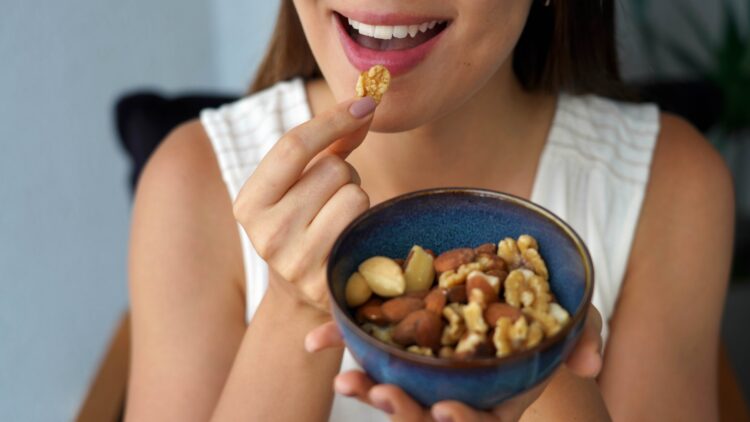 Comer este fruto seco la alternativa natural para descansar