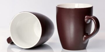 Así pasaron tres jóvenes de trabajar un garaje a facturar millones