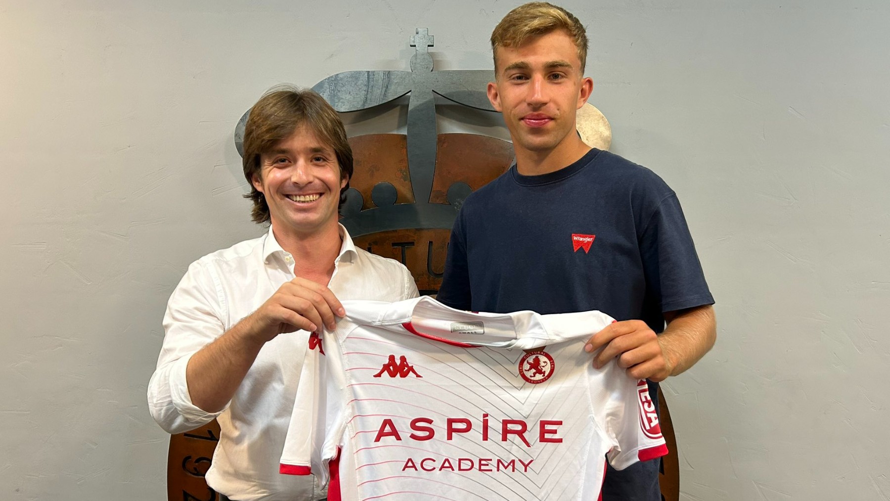 Manzanera analiza el mercado de la Cultural Leonesa 2 Manzanera, Rodri Suárez