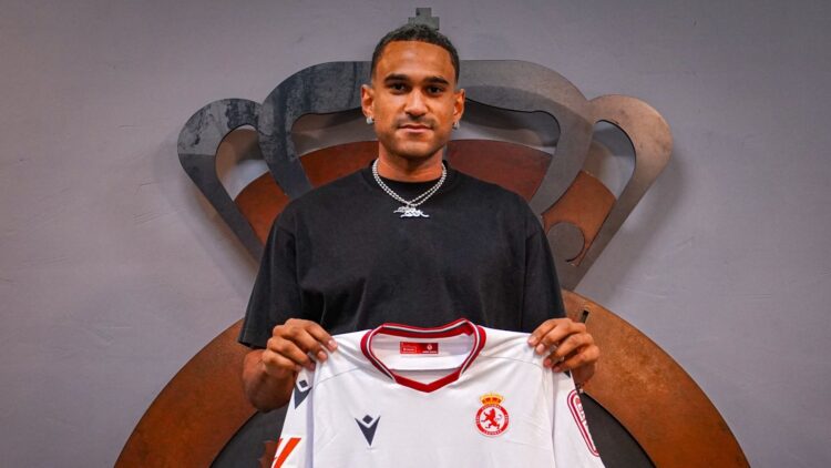 Mboula potencia la banda derecha de la Cultural 1 Cierre del mercado, Cultural, Mboula