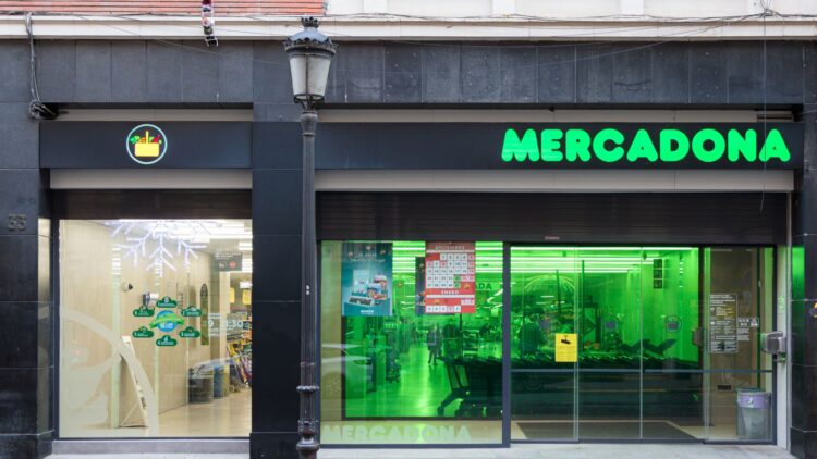 Mercadona lo vuelve a hacer: este plato preparado sabe a tradición y está arrasando por su bajo precio 1 Mercadona lo vuelve a hacer: este plato preparado sabe a tradición